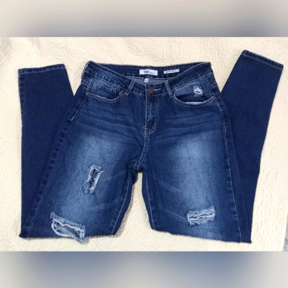 YMI *LIKE NEW* Distressed blue jeans, midrise, dream fit size 9.